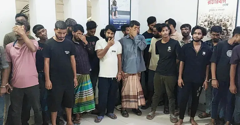 চিরুনি অভিযানে গ্রেপ্তারকৃতদের একাংশ